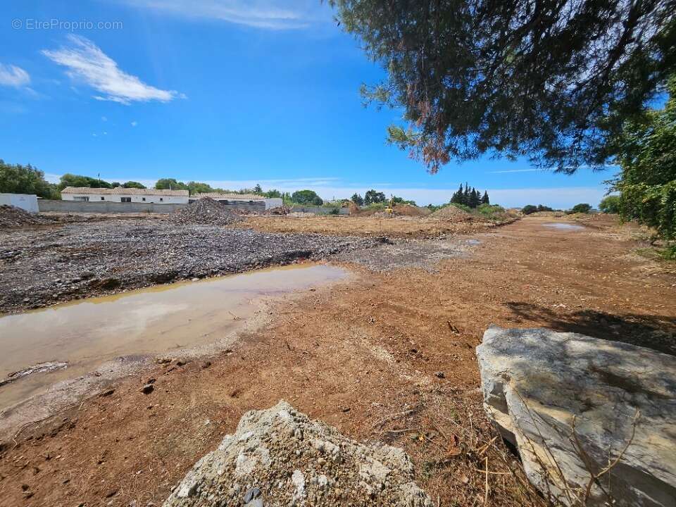 Terrain 400 m² à Fos-Sur-Mer  - photo 4