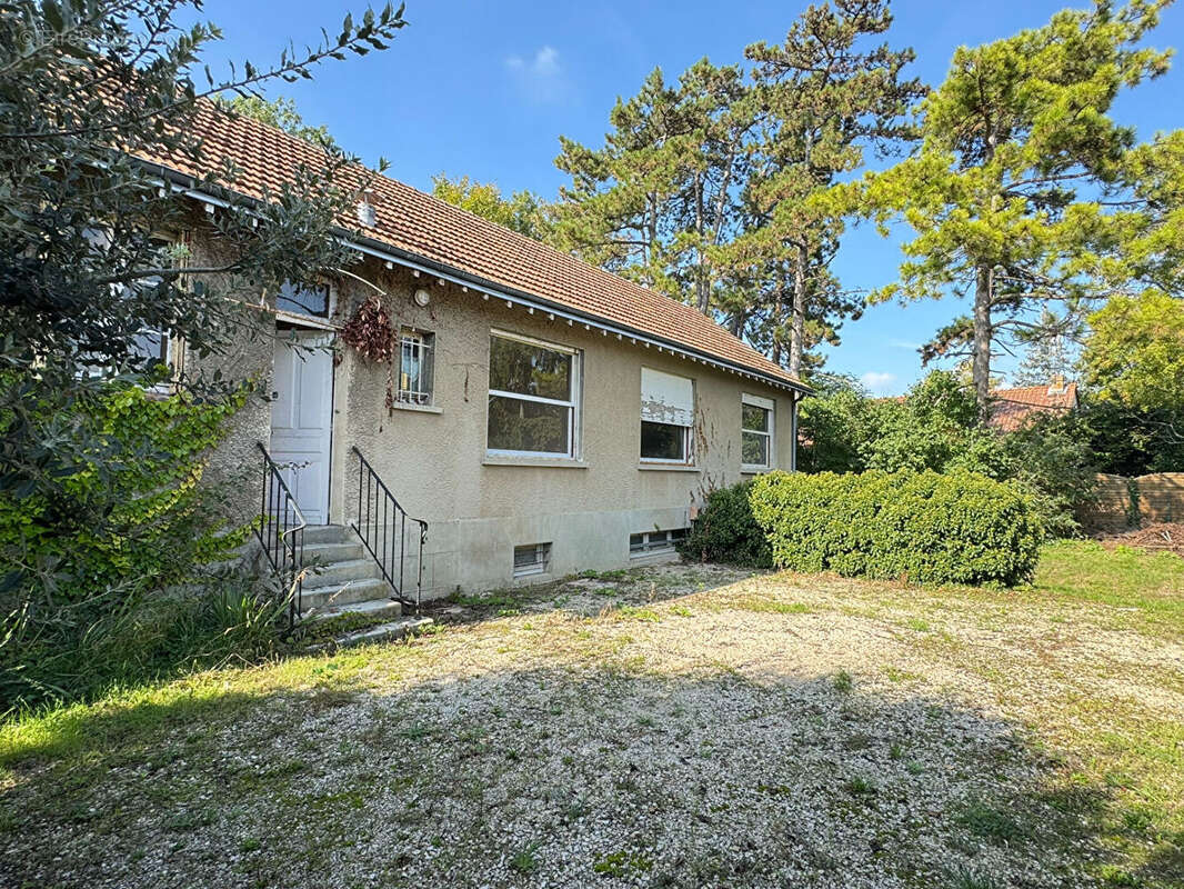 Maison à rénover sur parcelle boisée 1200 m² - Vieux Bezannes - photo 3