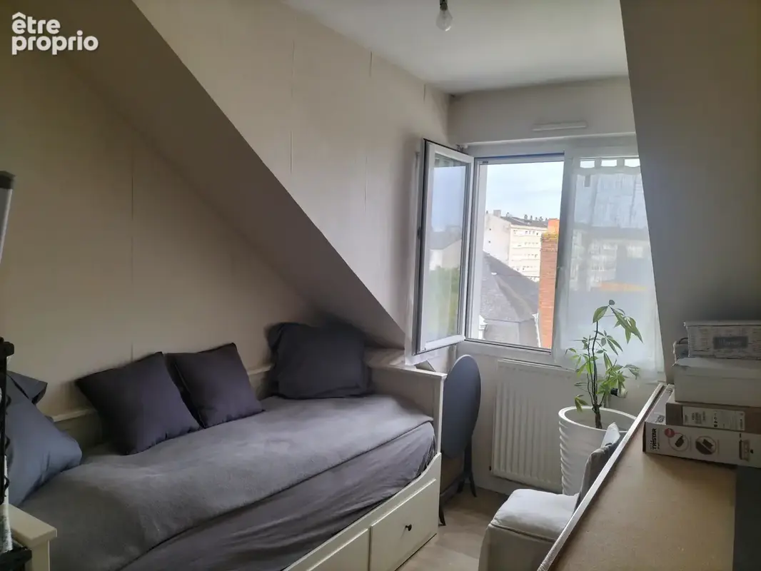 LAVAL Gare, bel appartement d'environ 55m2 au dernier étage avec ascenseur - photo 5