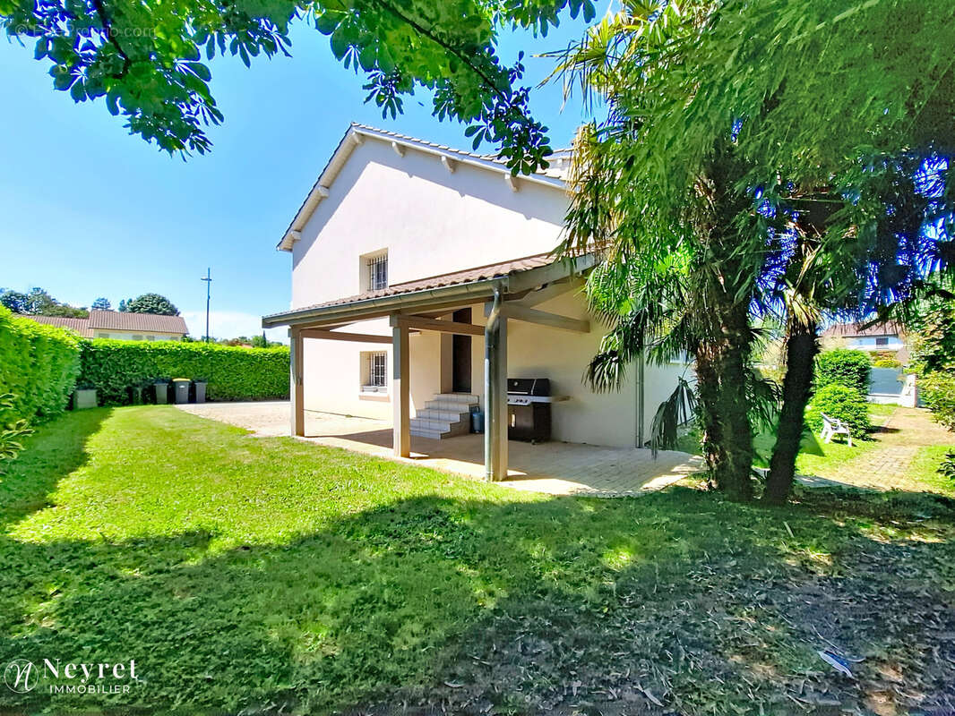 Maison à CHARLY