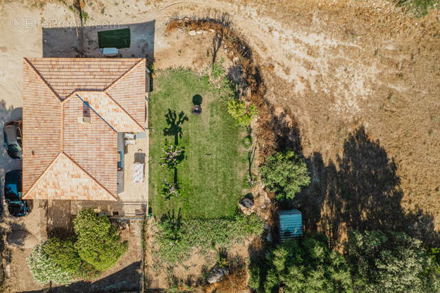 Maison avec terrain constructible de 4 260 m2 et permis accordé   Bonifacio, Vallée Saint-Julien - photo 12