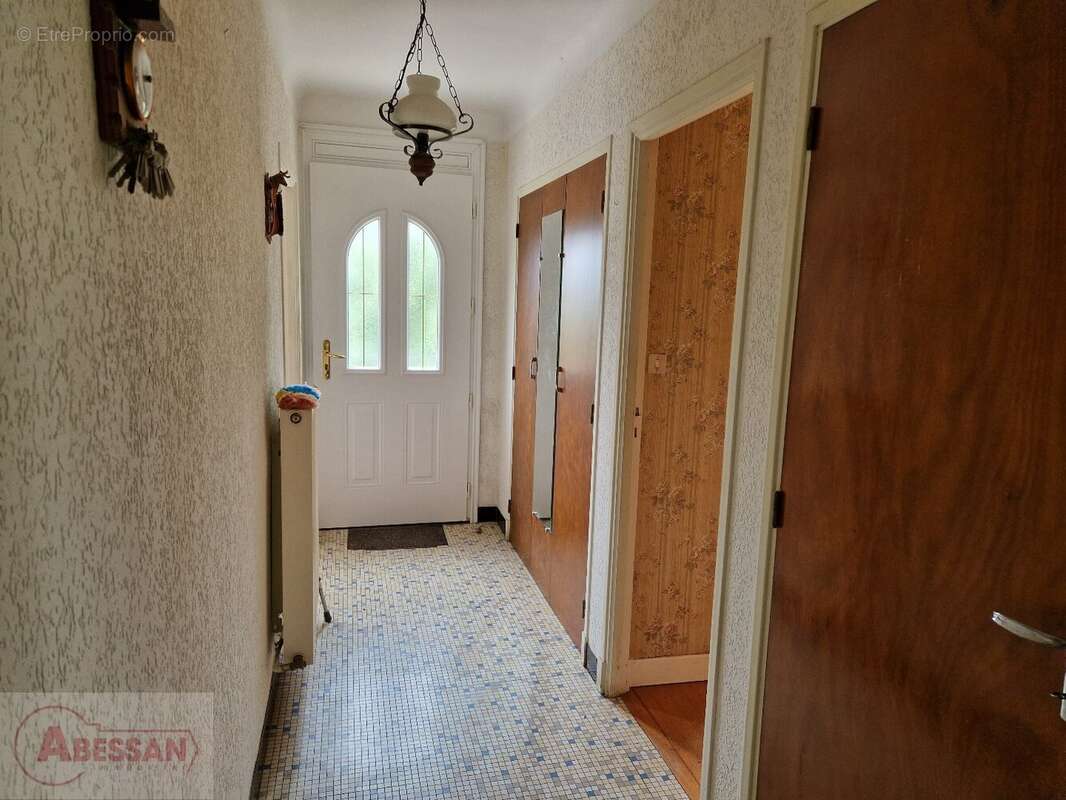 Maison 86 m² à Castres  - photo 8