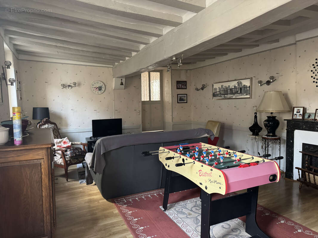 Maison à BELLOU-LE-TRICHARD