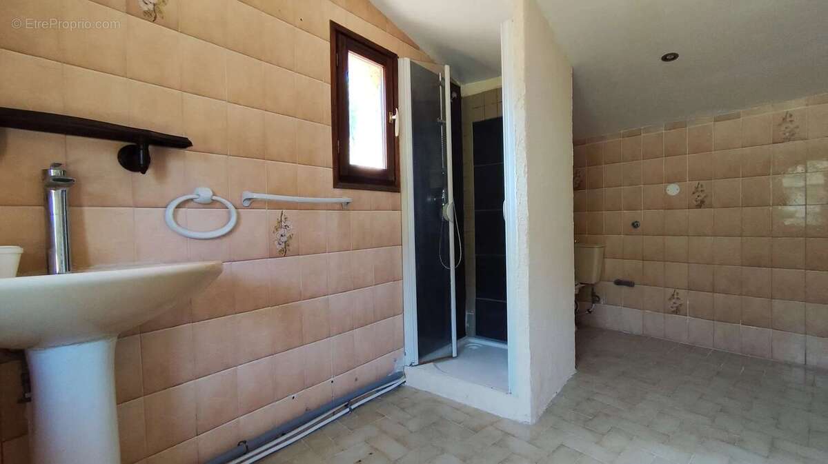 Maison à PUGET-THENIERS