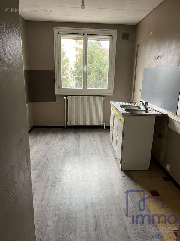 Appartement à SAINT-ETIENNE