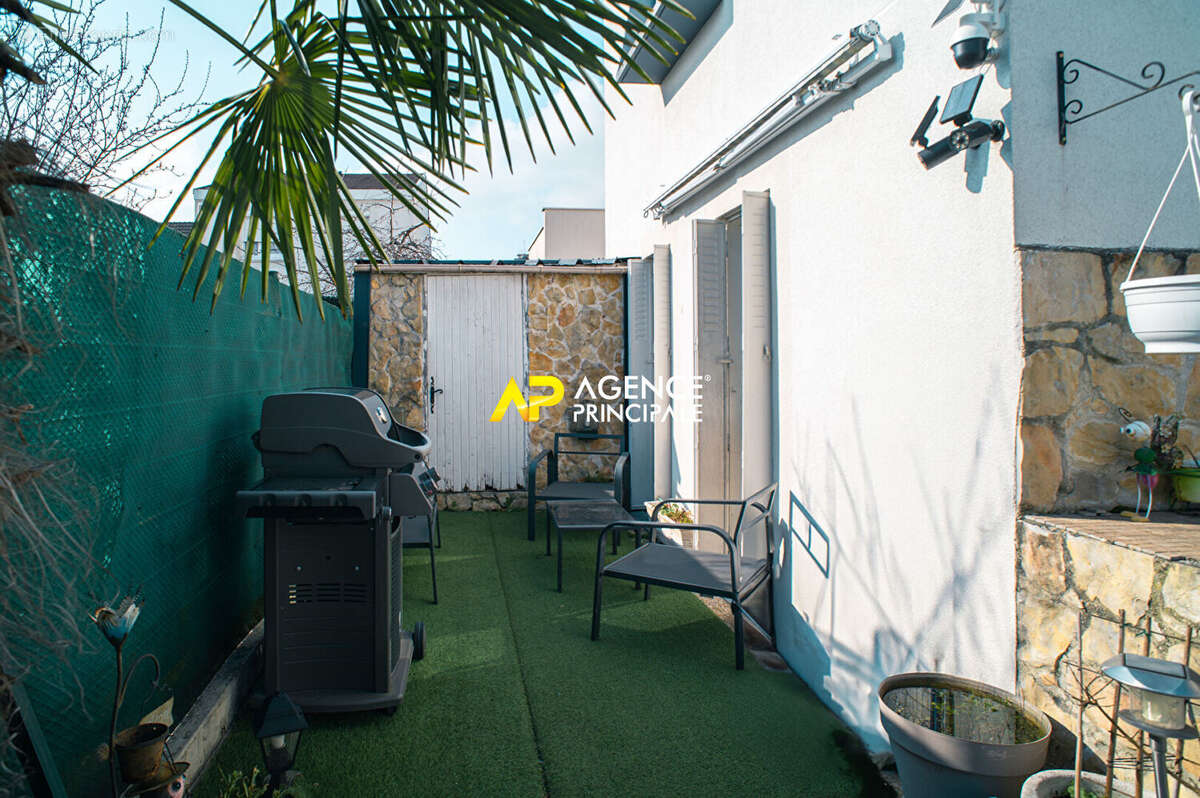 Appartement à SARTROUVILLE