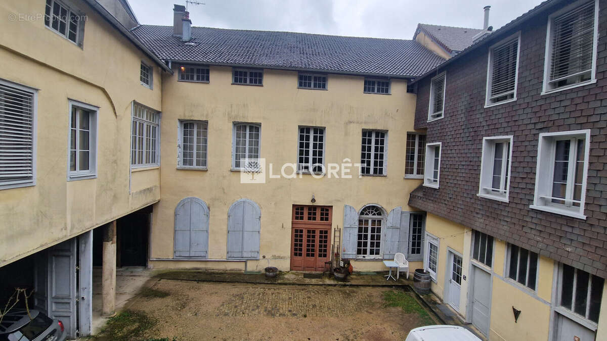 Appartement à SALINS-LES-BAINS