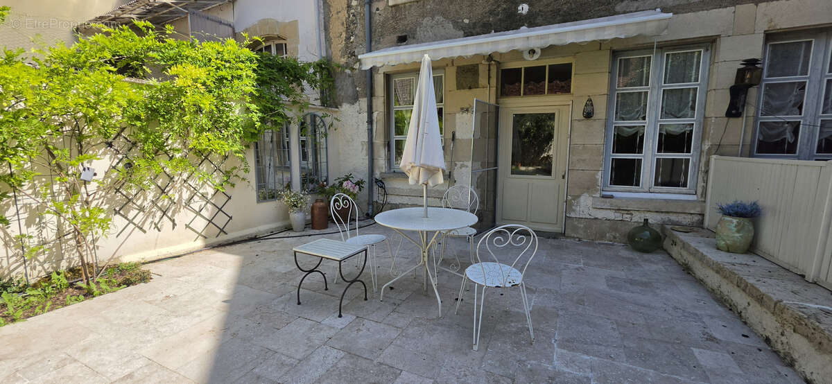 Maison à VARZY