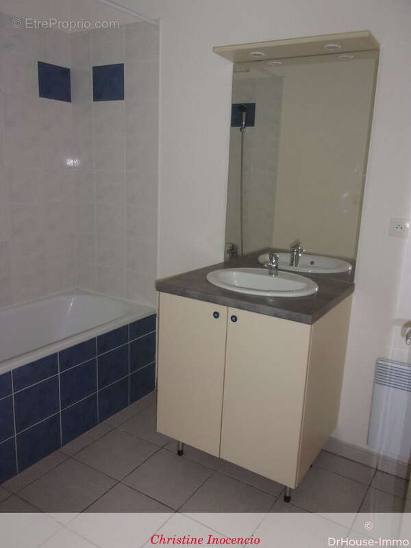 Appartement 43 m² à Saint-Yzan-De-Soudiac  - photo 24