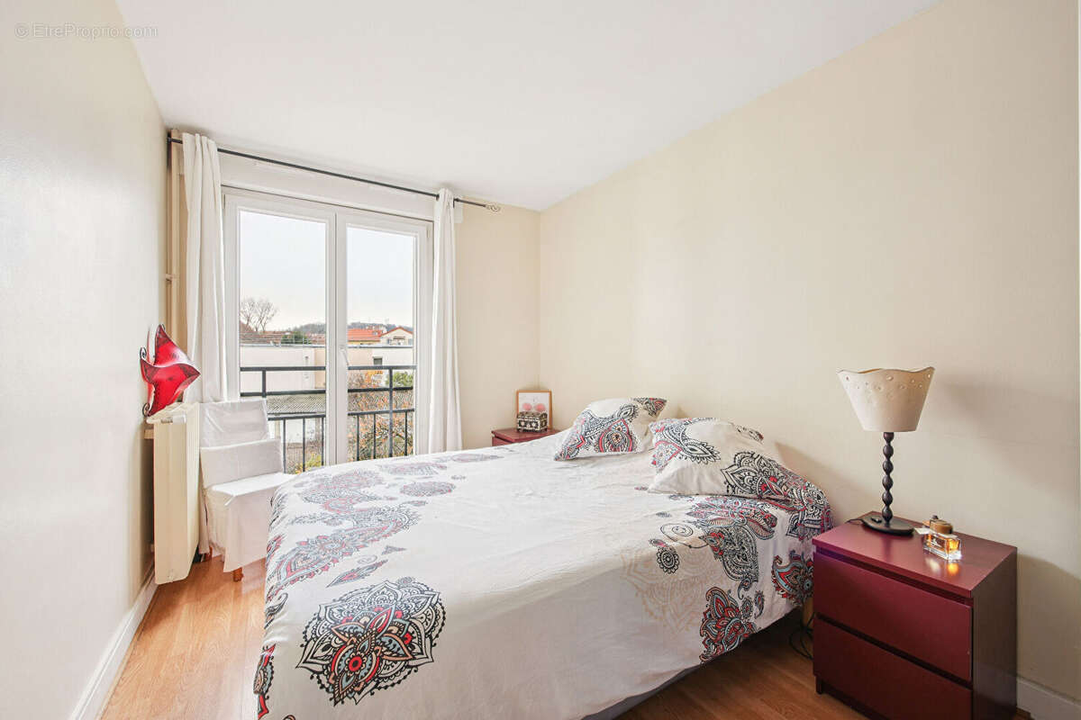 Appartement à NANTERRE