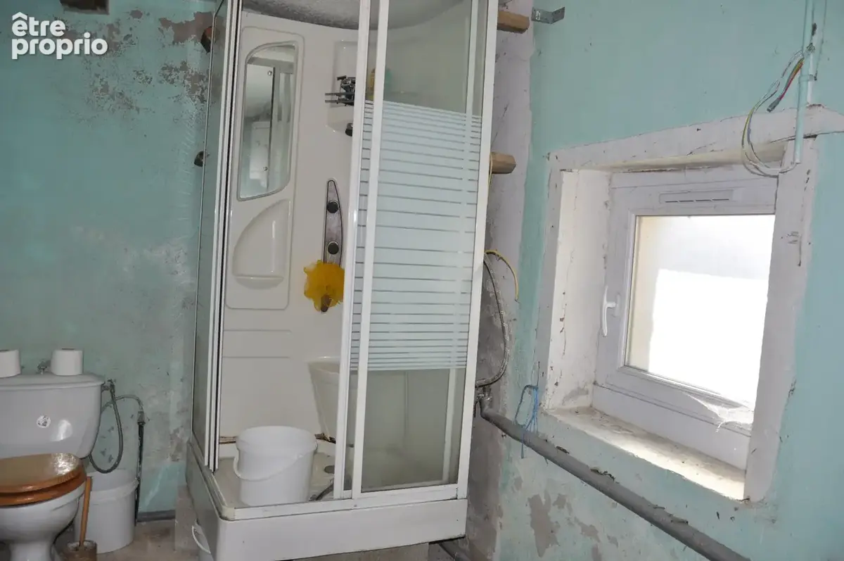 Maison en pierre de granite à fort potentiel aménageable, avec un petit terrain, et une vue exceptionnelle... - photo 8