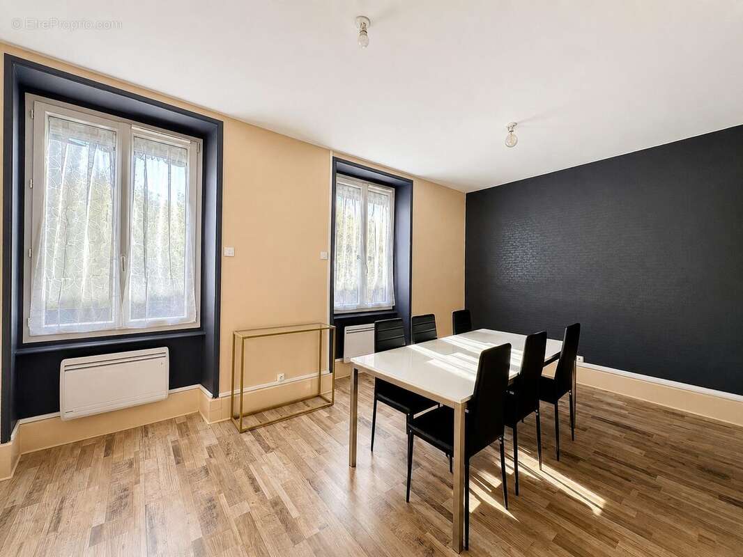 Maison à SAINT-ETIENNE-DE-SAINT-GEOIRS