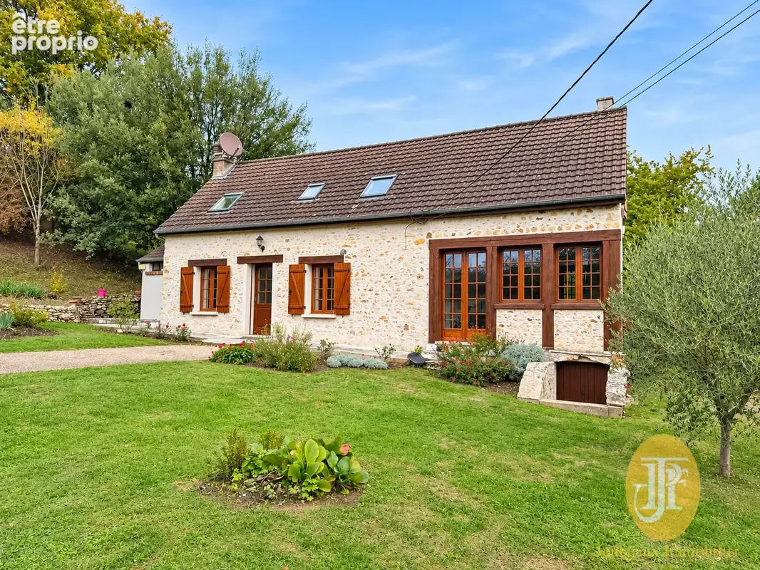 Charmante maison en pierre sur 3000 m2 de terrain - photo 1