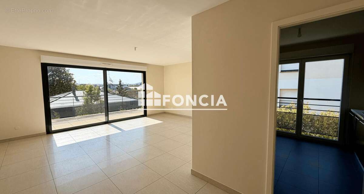 Au calme, dans une impasse située Metz Queuleu, bel appartement F3 avec terrasse, garage et parking - photo 3