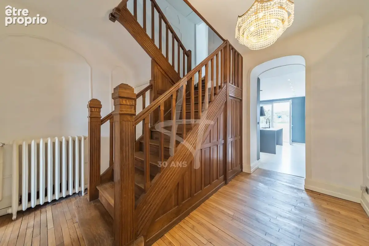 Maison 300 m² à Hussigny-Godbrange  - photo 8