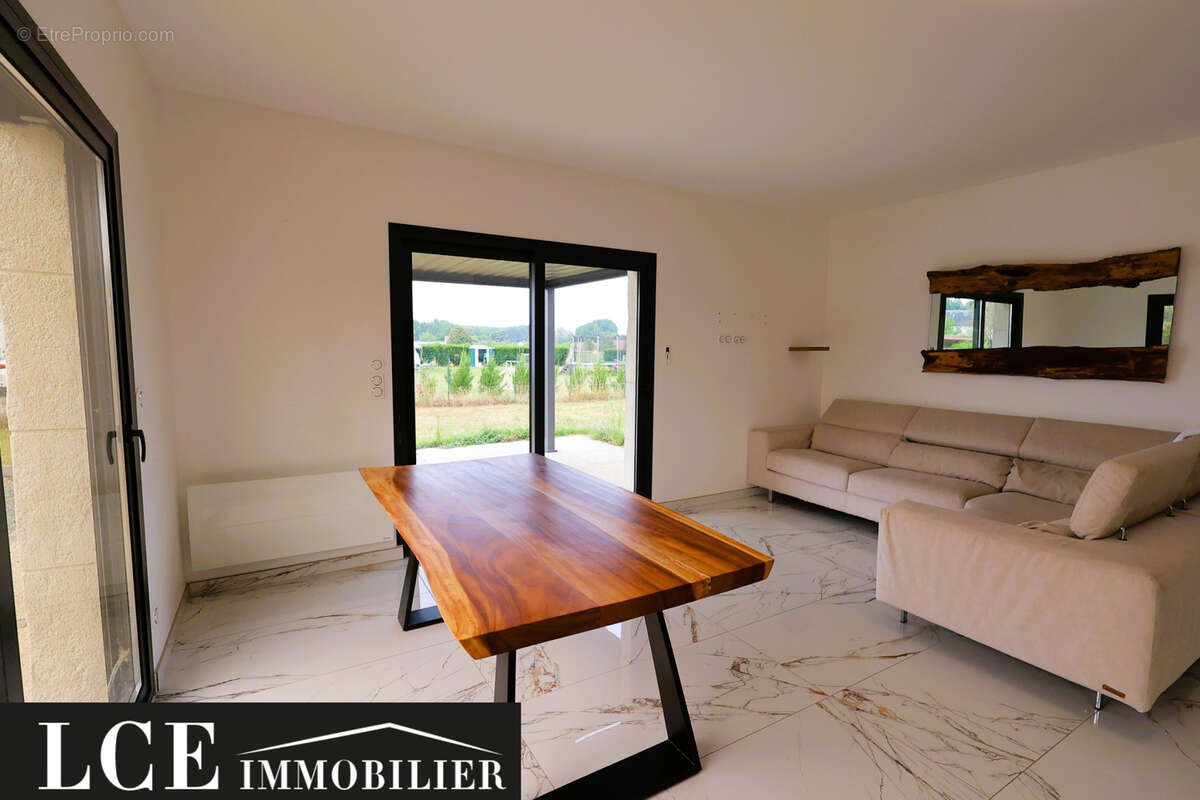 Maison à LAVARE
