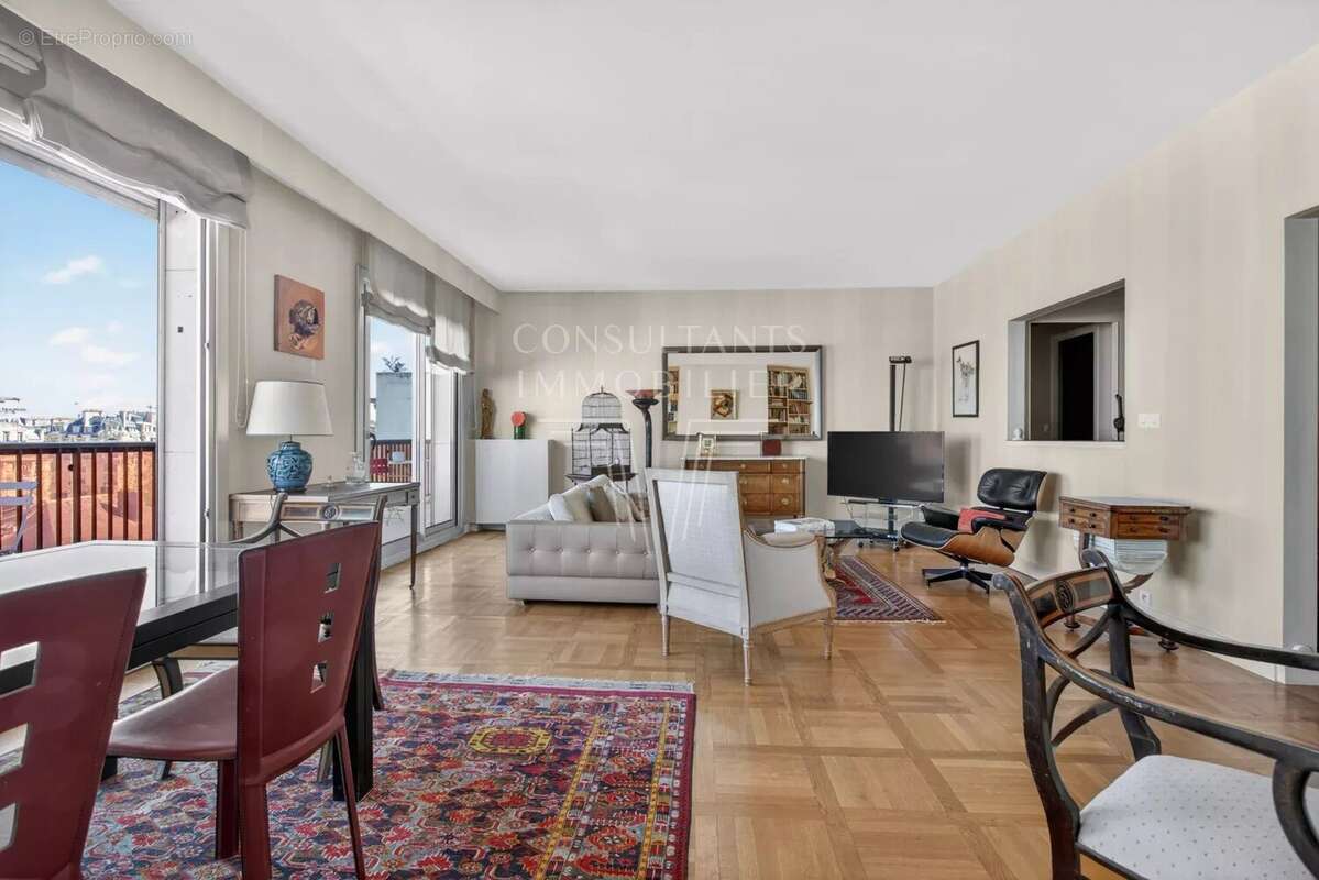 Appartement à PARIS-7E