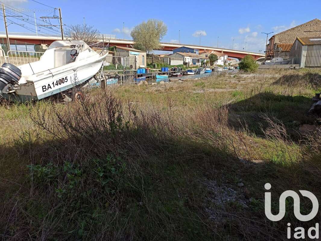Photo 2 - Parking à PORT-LA-NOUVELLE