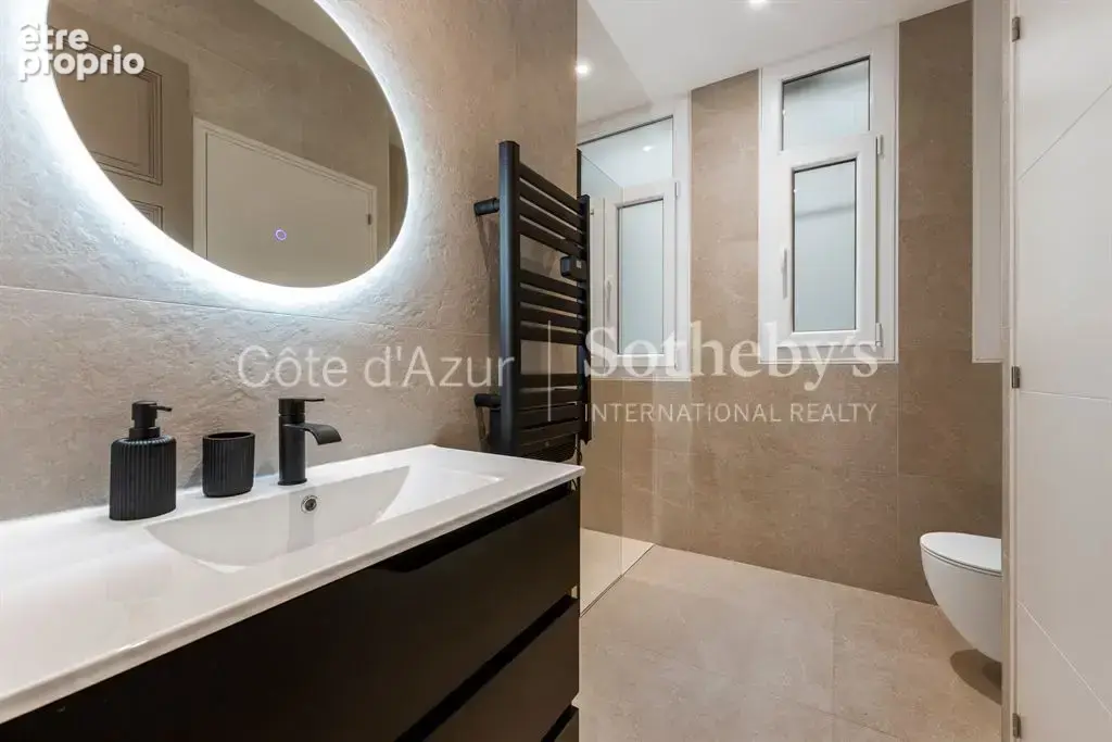 Appartement rénové de 89 m² dans l'immeuble du Negresco à Nice - photo 12