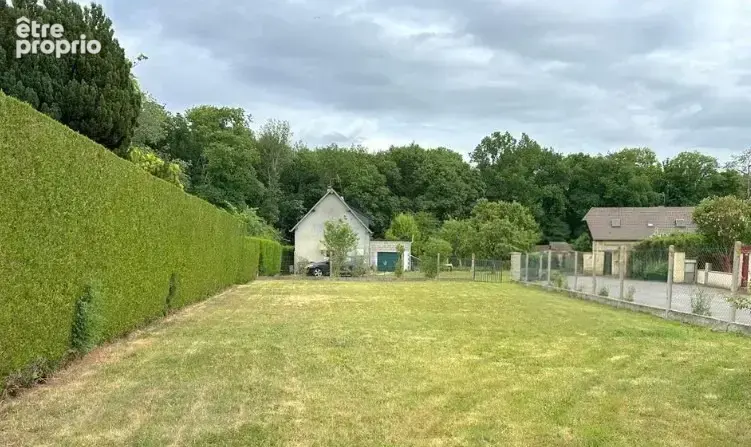 Terrain à LA CHAPELLE-DU-BOIS-DES-FAULX