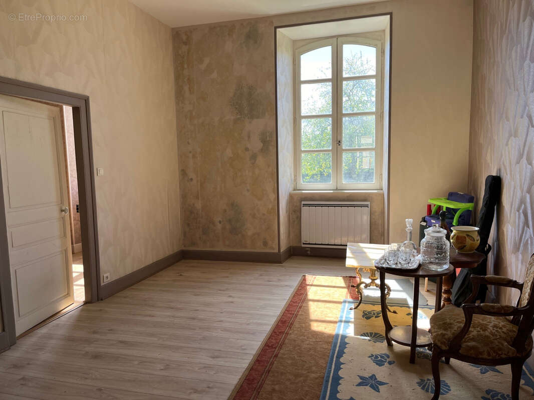 Appartement à COUSSAC-BONNEVAL