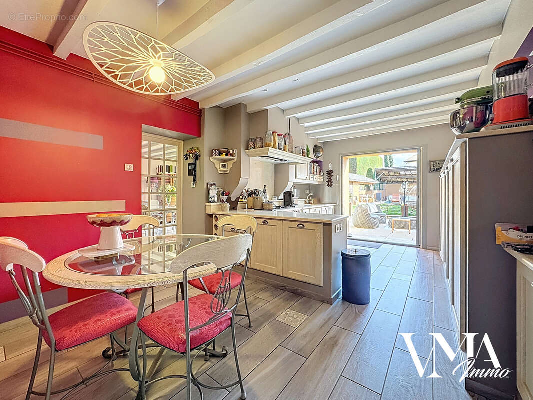 Maison à NEUVILLE-SUR-SAONE