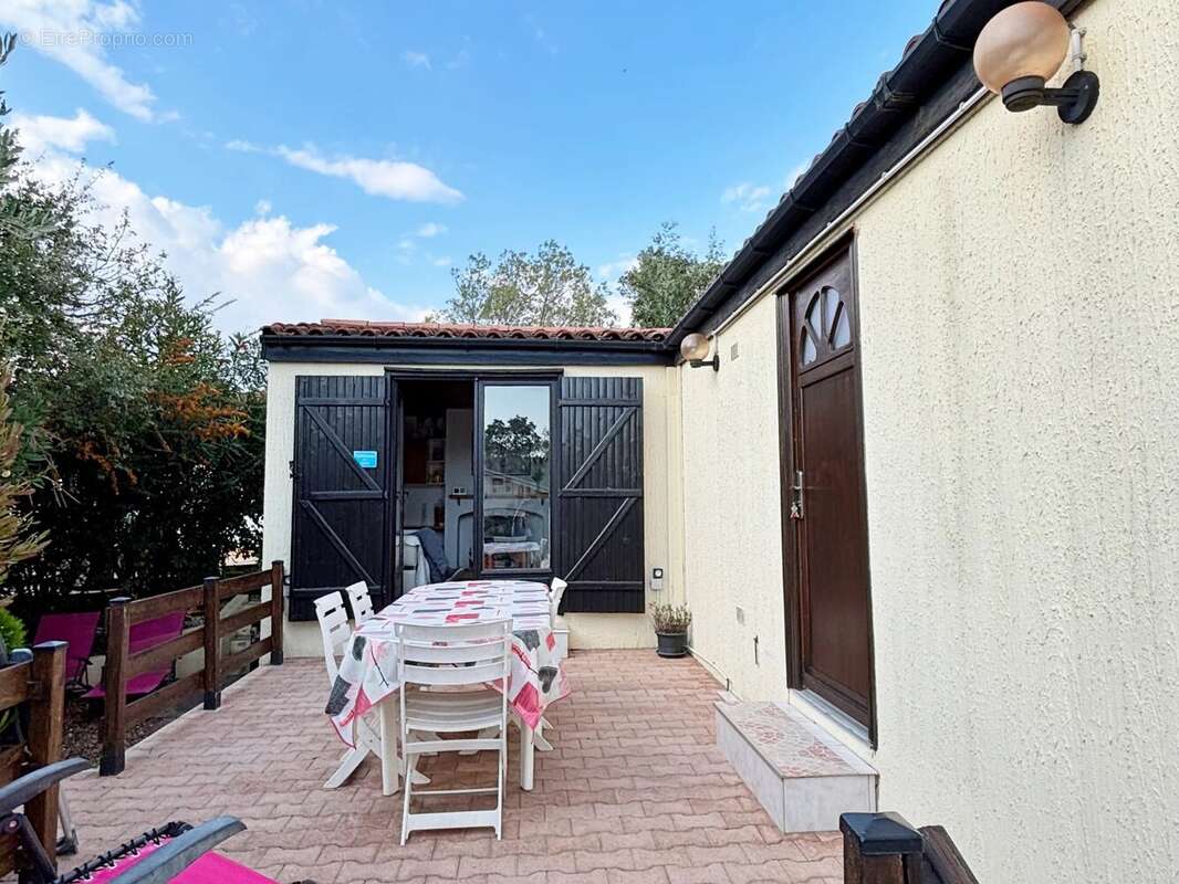 Maison à ROQUEBRUNE-SUR-ARGENS