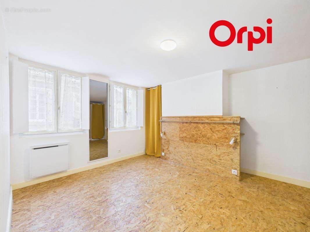 A vendre en exclusivité en centre-ville Bernay et à 700 mètres de la gare - photo 4