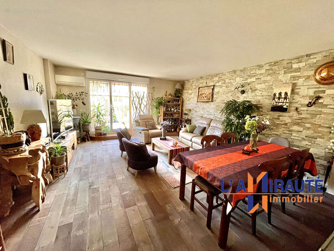 Appartement à HOUILLES