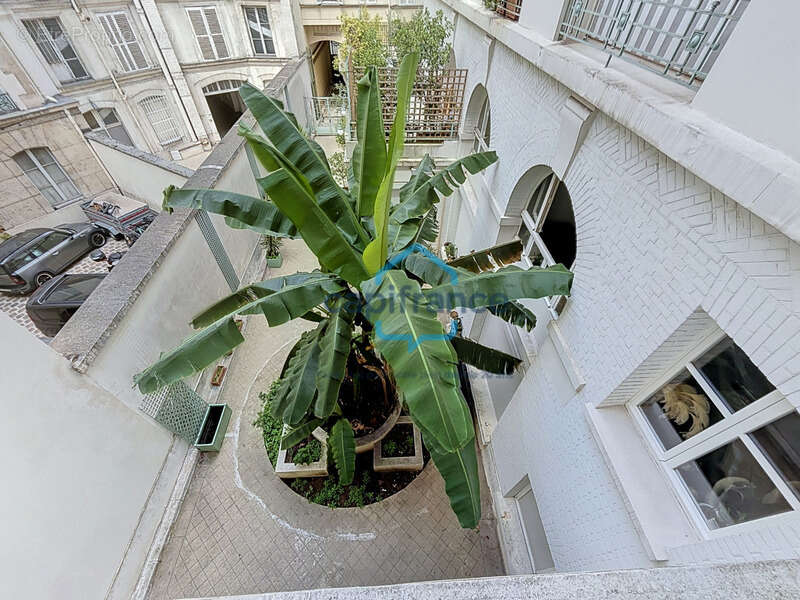 Élégance Art Déco et esprit loft au cœur du 9ᵉ arrondissement de Paris - photo 10