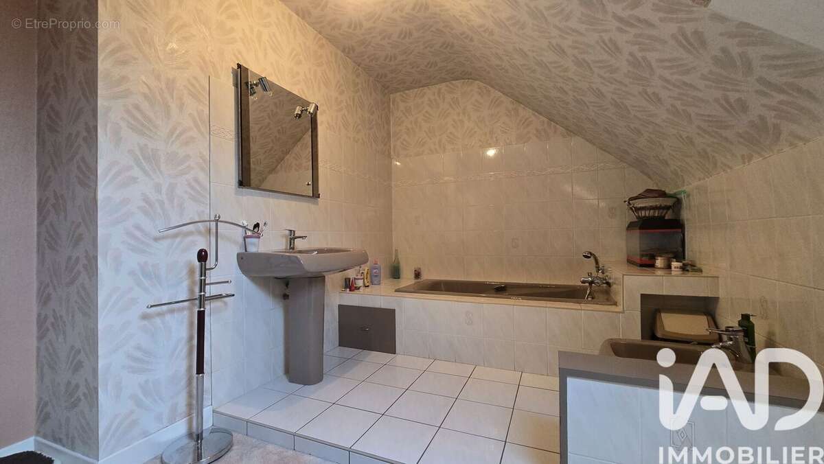 Photo 9 - Maison à VILDE-GUINGALAN