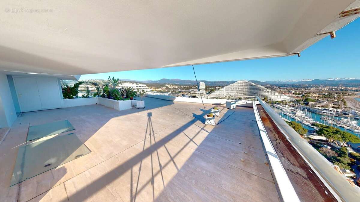 Appartement à VILLENEUVE-LOUBET