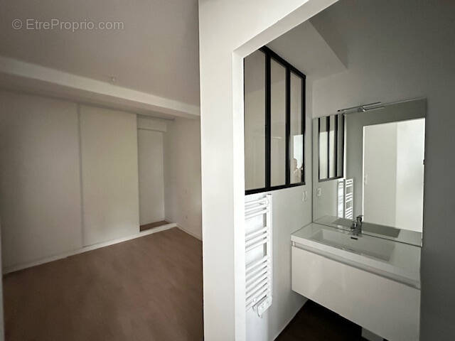 Appartement à DREMIL-LAFAGE