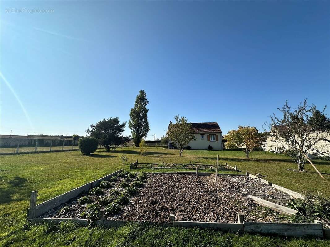 Maison à CHATEAUNEUF-EN-THYMERAIS