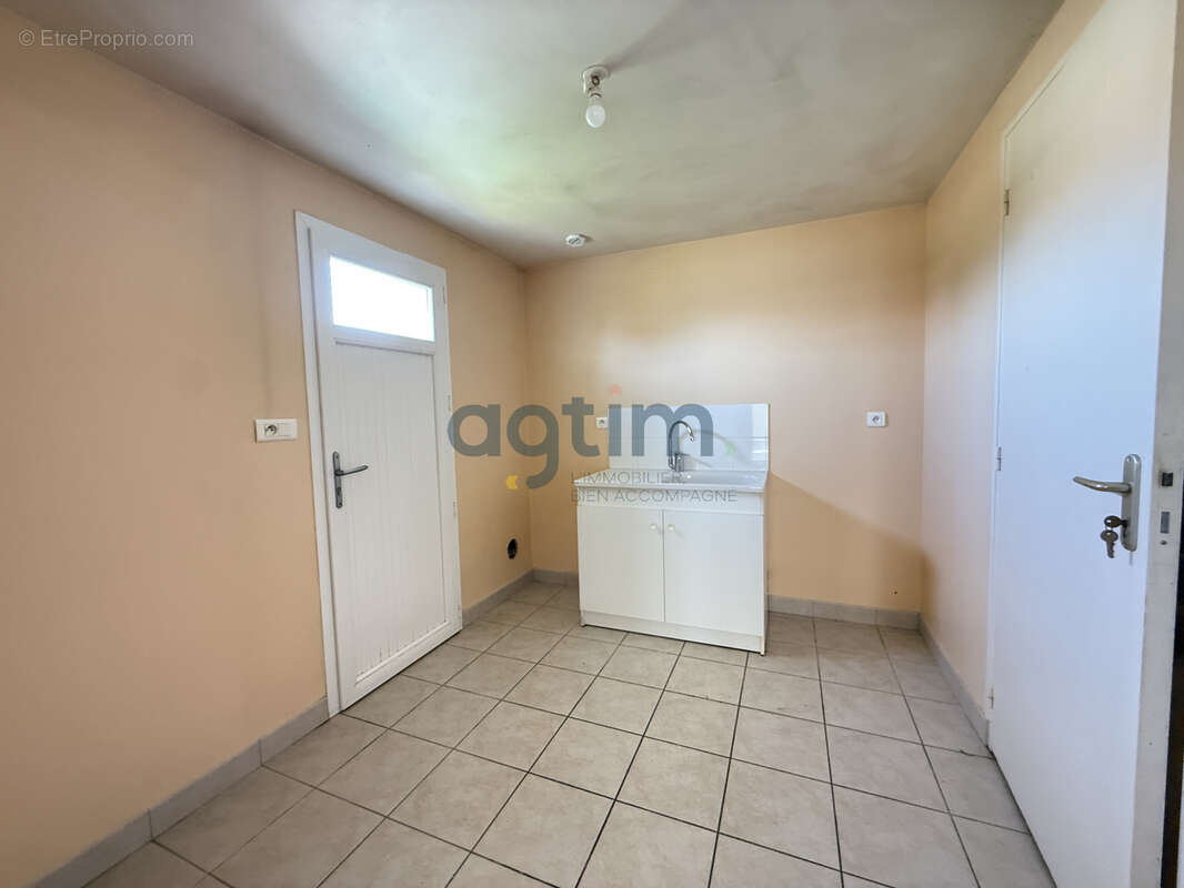 Les-Landes-Génusson, plain pied, en lotissement, 3 chambres, terrain, garage - photo 10