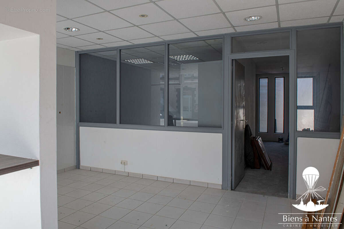 A vendre sevremoine local vitrine commerciale- appartement - hangar  - loft - photo 13