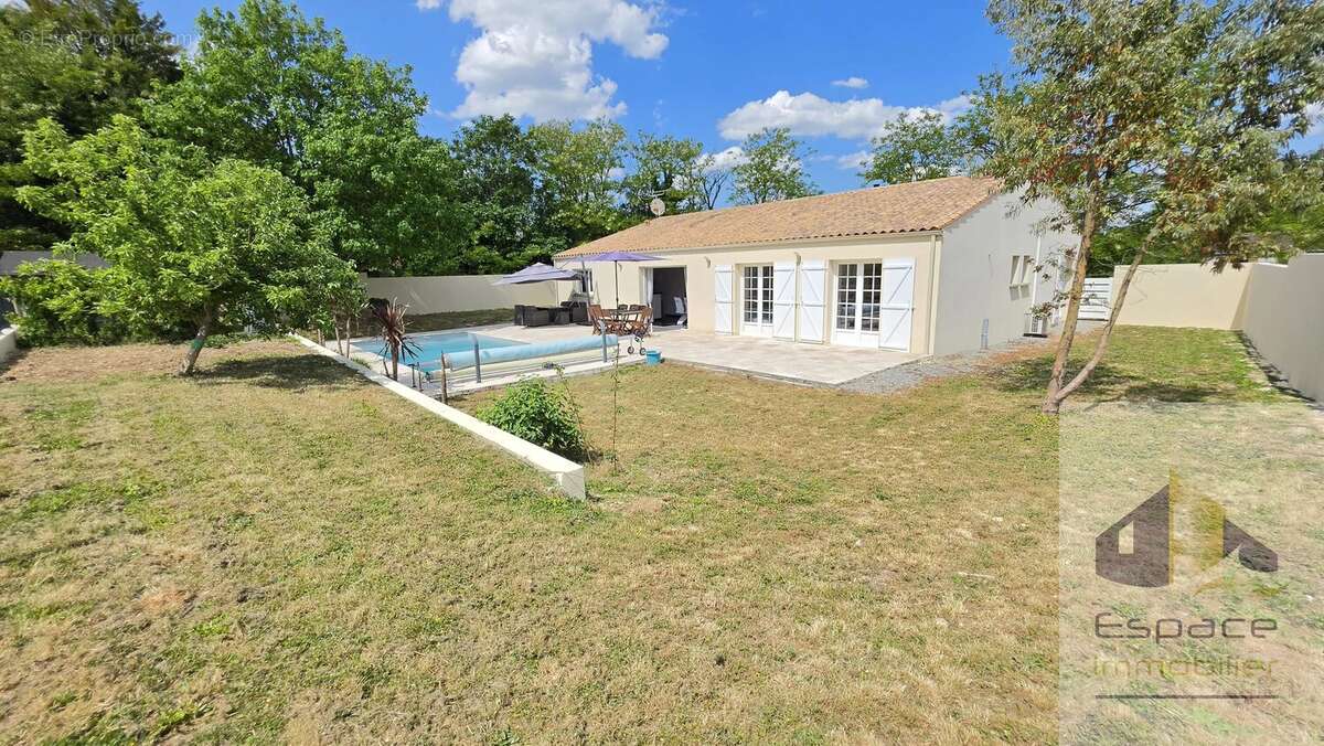 Maison à AIGREFEUILLE-D'AUNIS