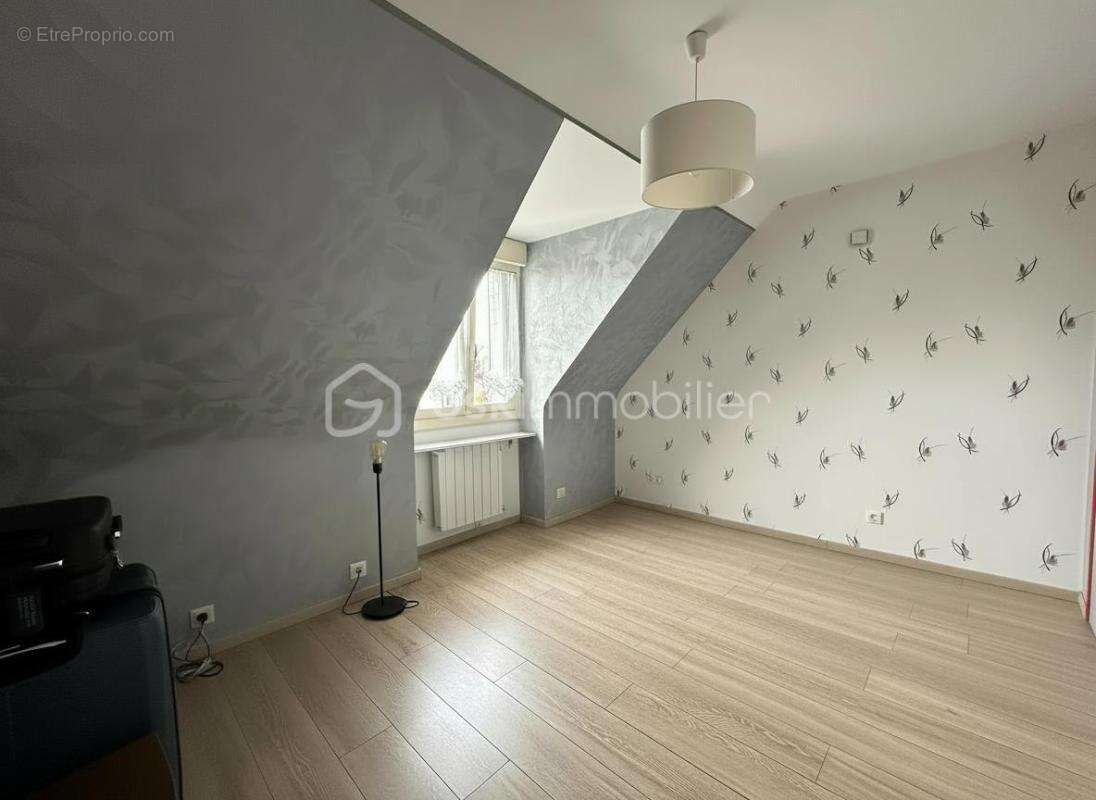 Maison à MONTREUIL-LE-GAST