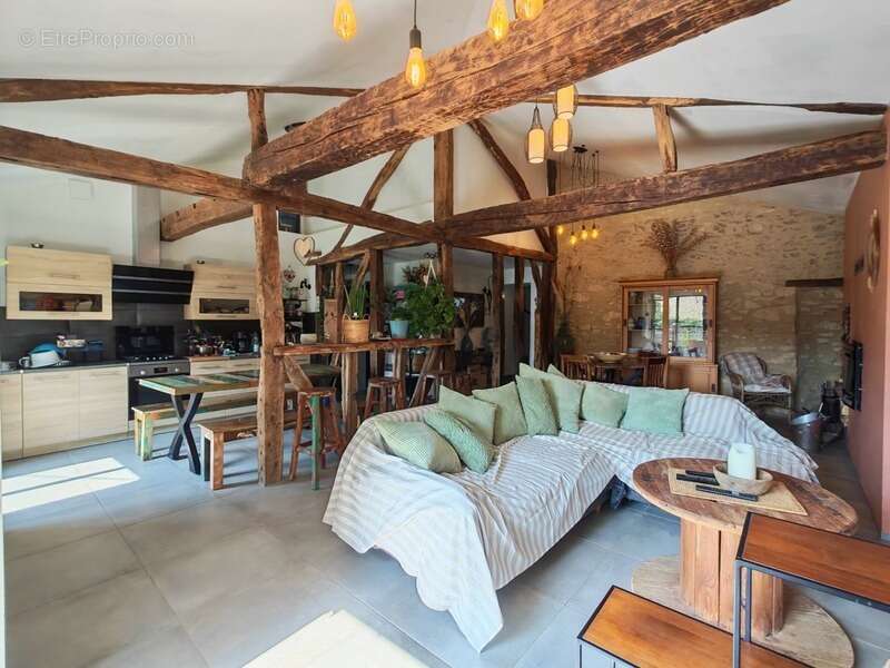 Ancien hameau de caractère sur 1,4 hectare – Un véritable havre de paix en pleine nature - photo 3