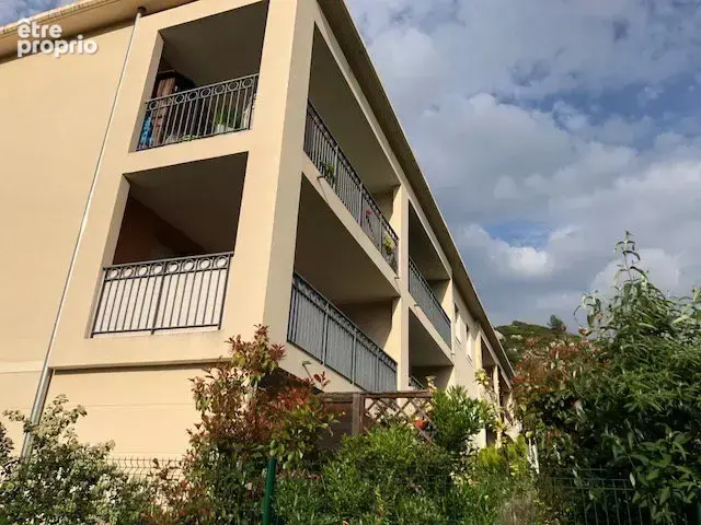 Appartement à ROQUEVAIRE