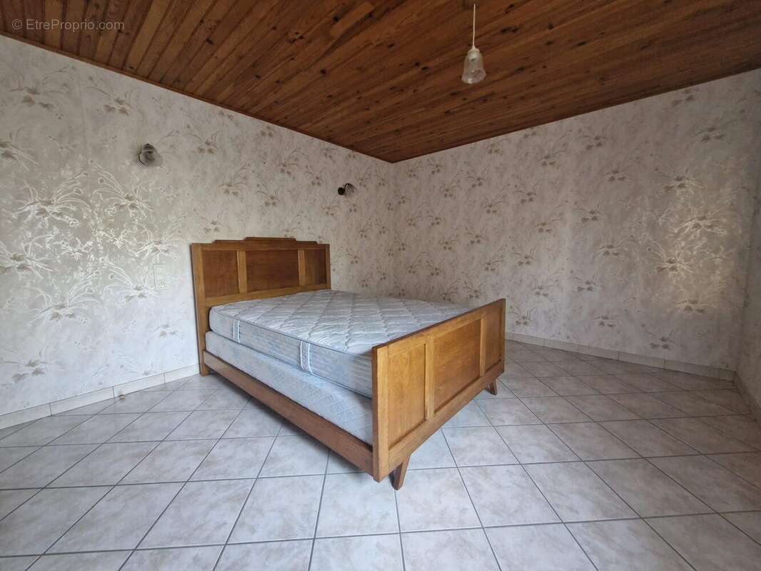 Maison à LONGEPIERRE