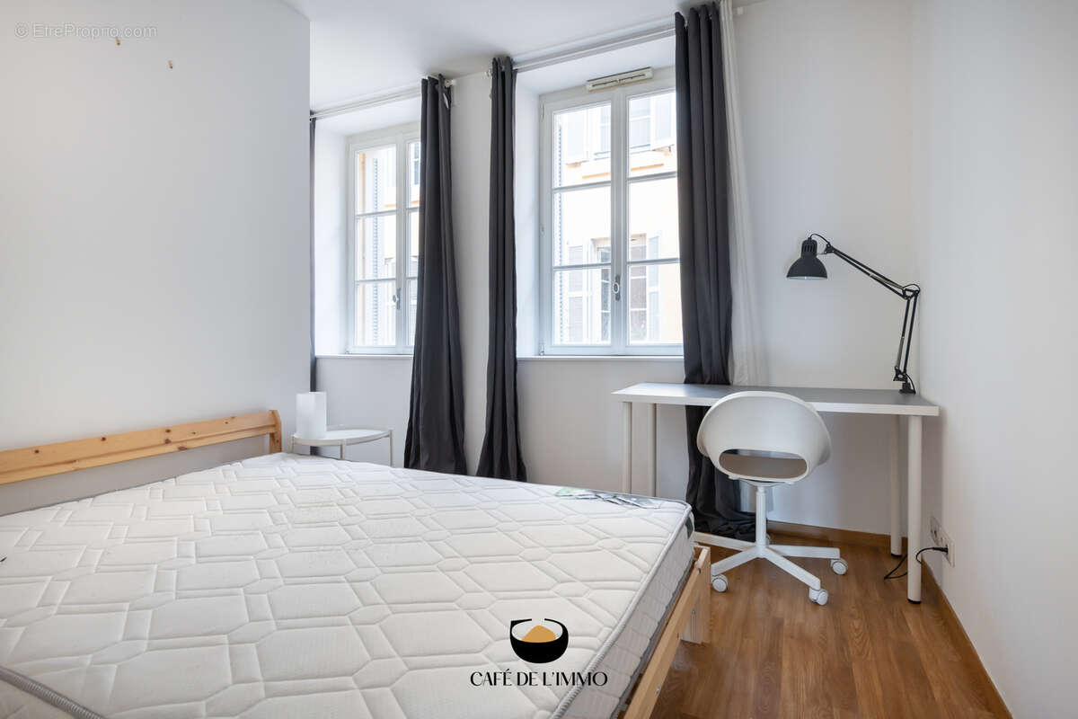 Appartement à MARSEILLE-2E