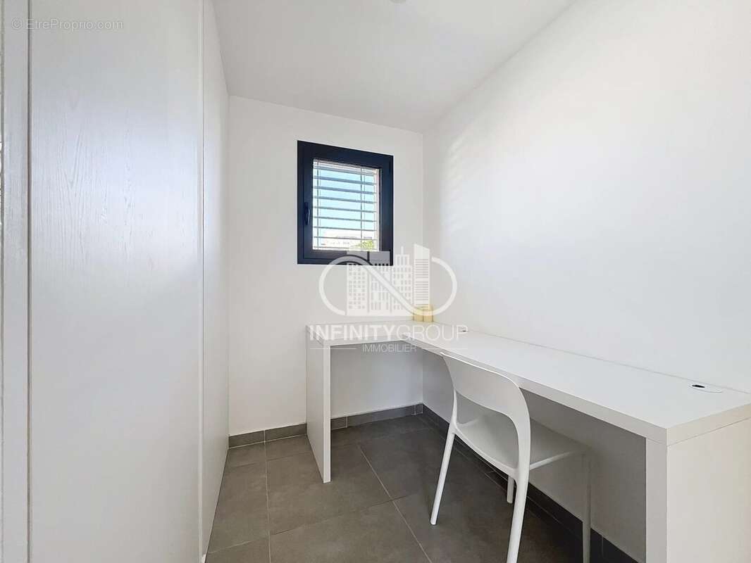 Appartement à VALLAURIS