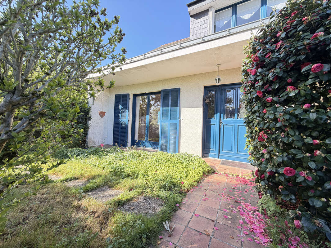 Maison à SAINT-BARTHELEMY-D'ANJOU