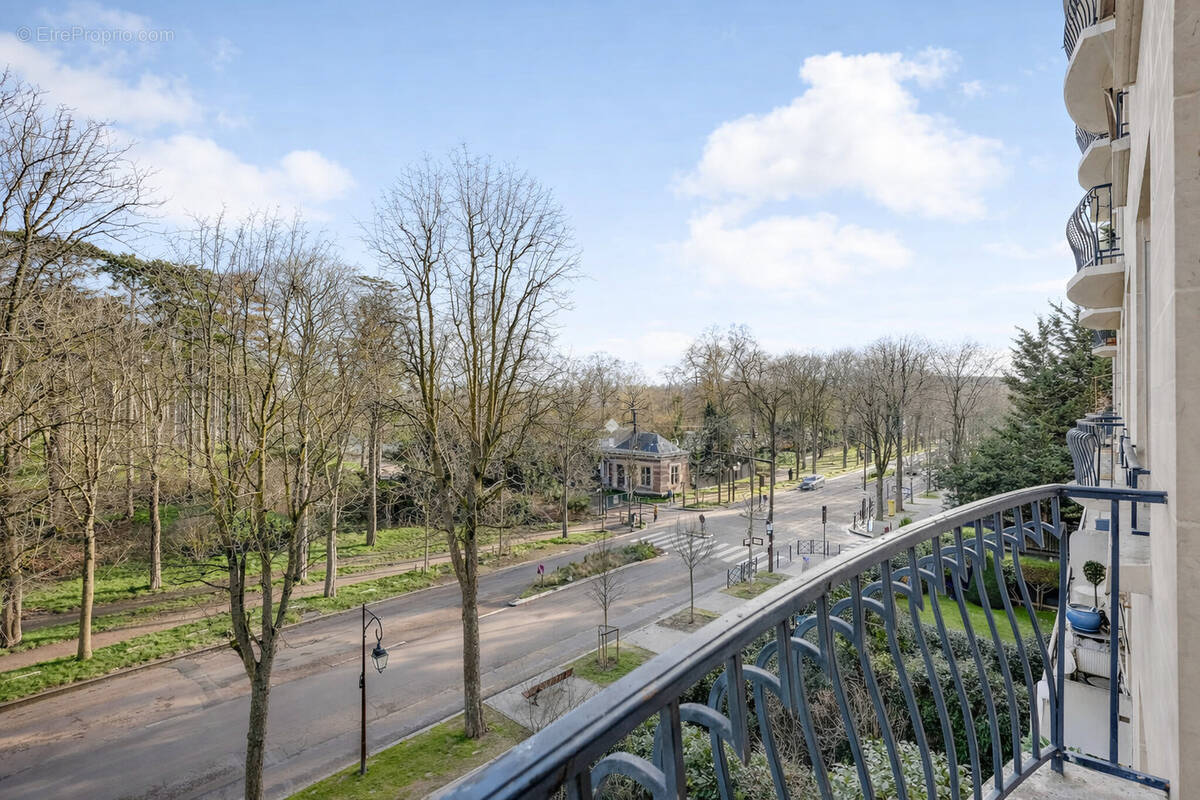 Appartement à NEUILLY-SUR-SEINE