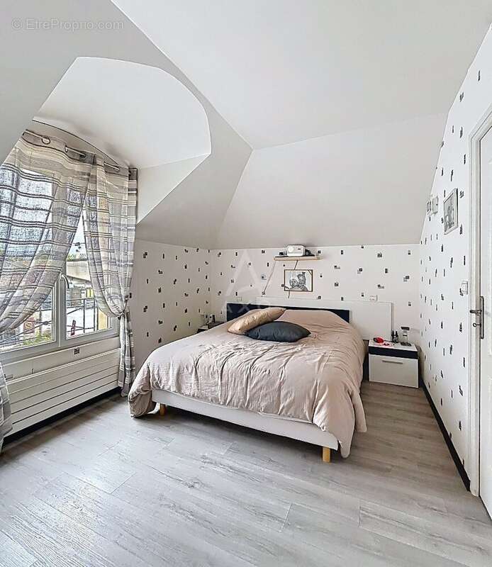 Maison à SAINT-MAUR-DES-FOSSES