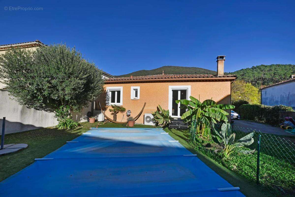 Maison à LE MARTINET