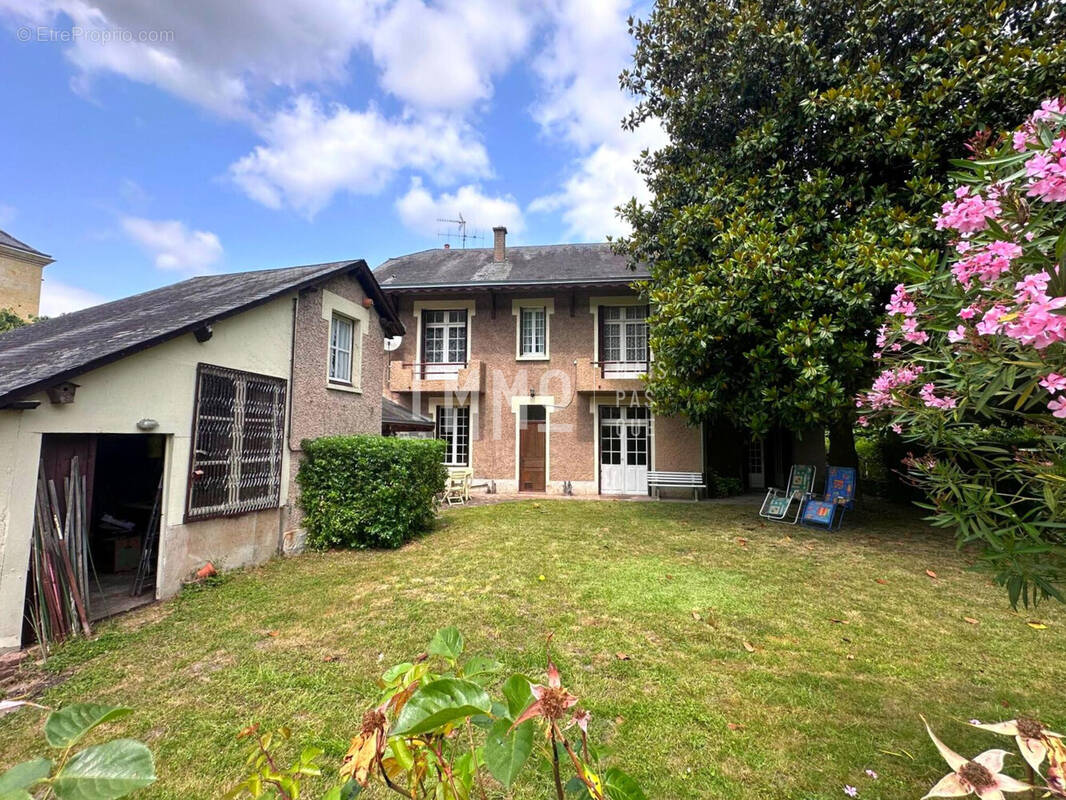 Maison à LA CHARTRE-SUR-LE-LOIR