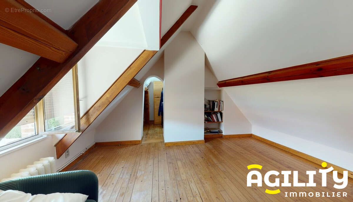 Maison 223 m² à Hecq  - photo 6
