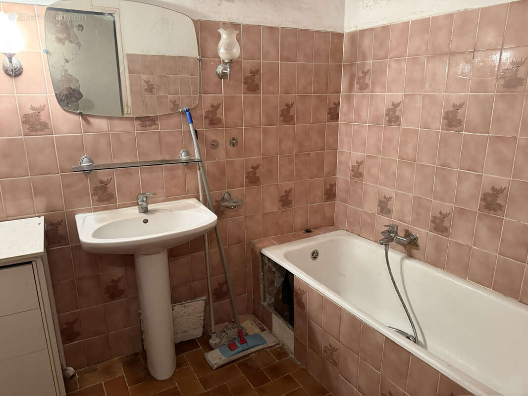 A rénover grande maison de village gros potentielle - photo 14